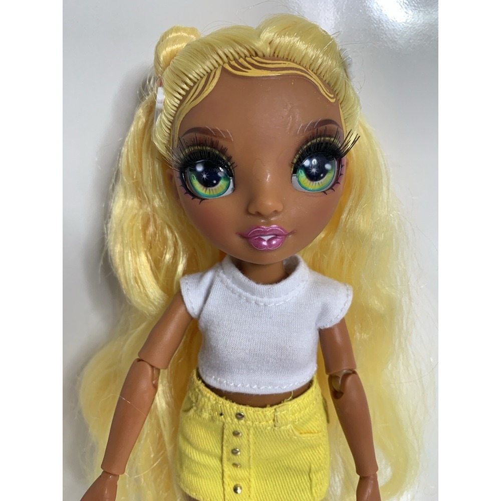 RAINBOW HIGH Junior High Sunny Madison Doll with Outfit and Extras